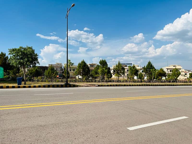 Sector C 5 Marla Ready Commercial In Starting Numbers On Main Bahria Avenue Opposite Zoo Possession Utility Paid Plot For Sale 2
