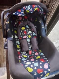 baby carry cot available in good condition