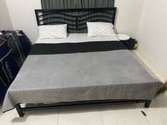king bed and 2 single bed and 3 new matrus