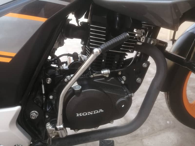 Honda CB 150f Special edition Model 2023 8