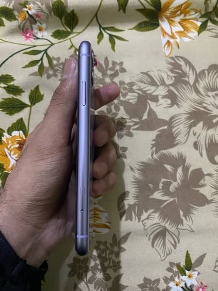 Iphone 11 in purpel color for urgent sale 7