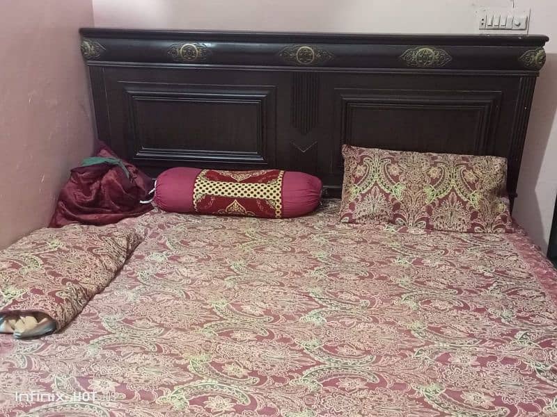 Set of Double Bed With Singhar Table & Almirah 0