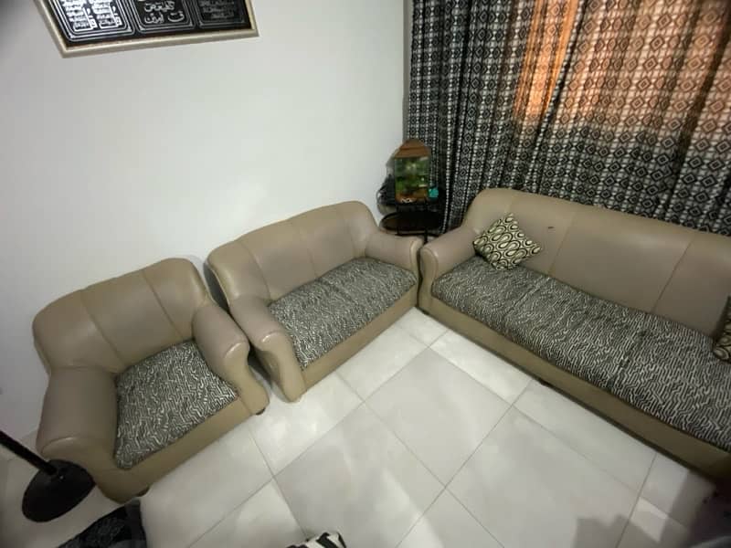 6 seater sofa set with table new 4