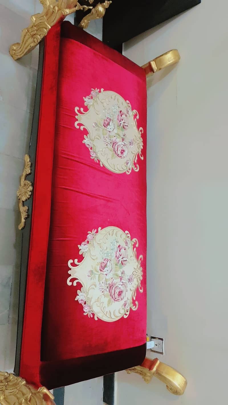 I'm selling my new chanioti bridal bed set. . . . 4