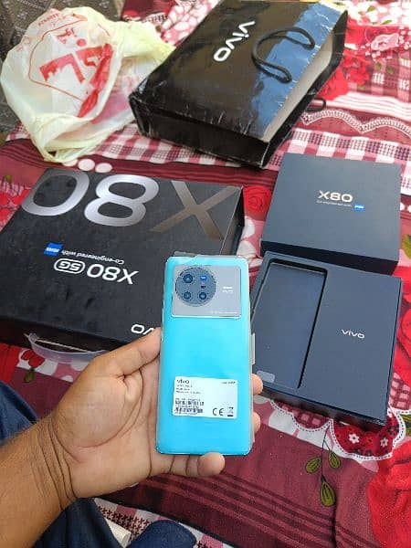 Vivo X80 with original gift box and complete original box 9