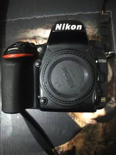 Nikon 750