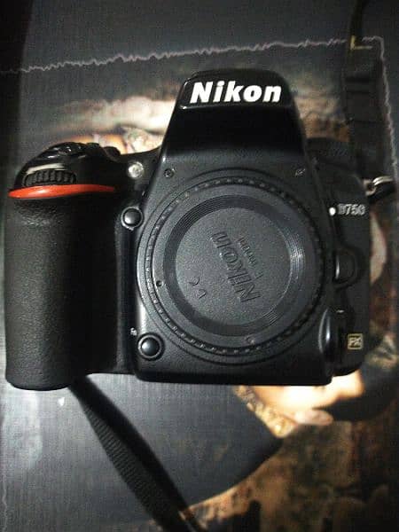 Nikon 750 0