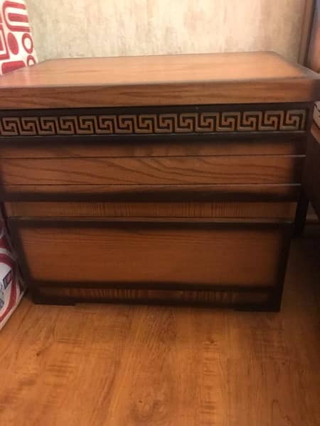 Queen size wooden bed with side tables and Mattress almost NEW 5