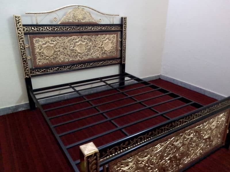 Rod iron bed 4