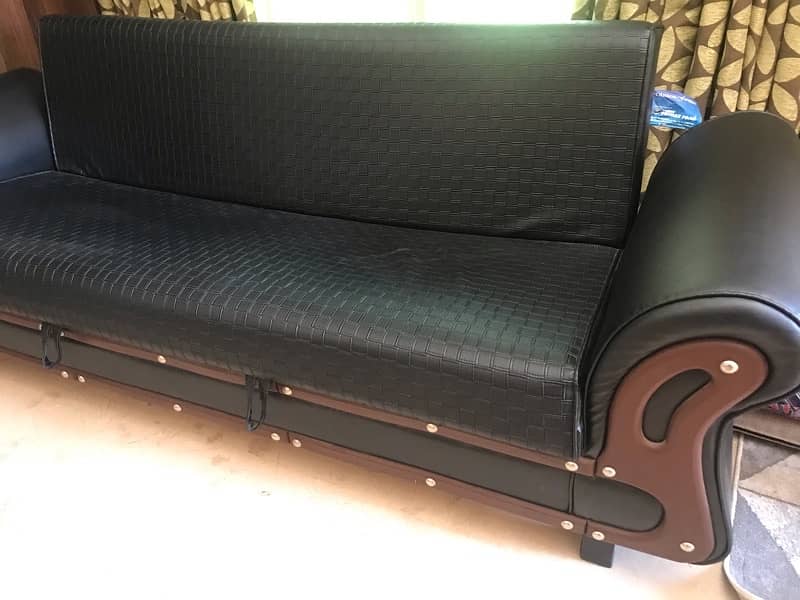 sofa kum Bed almost NEW black 0