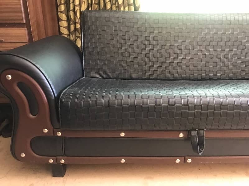 sofa kum Bed almost NEW black 1