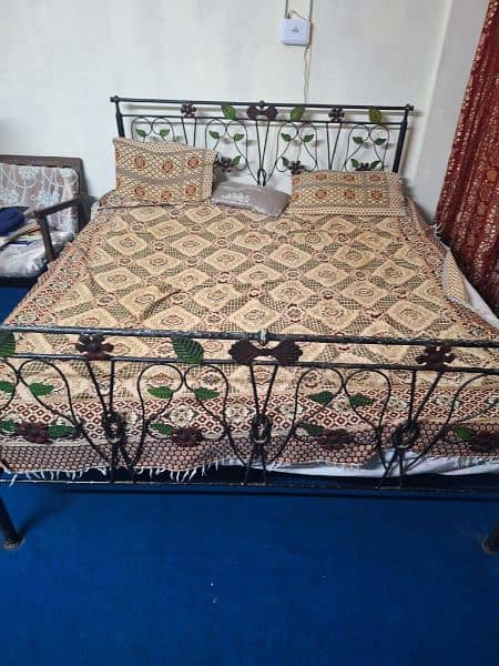 Double Bed Iron 1