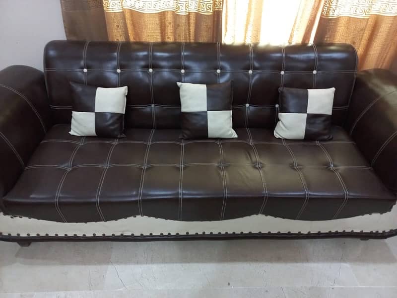 5 seater sofa set almost new in condition 2