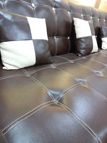 5 seater sofa set almost new in condition 3