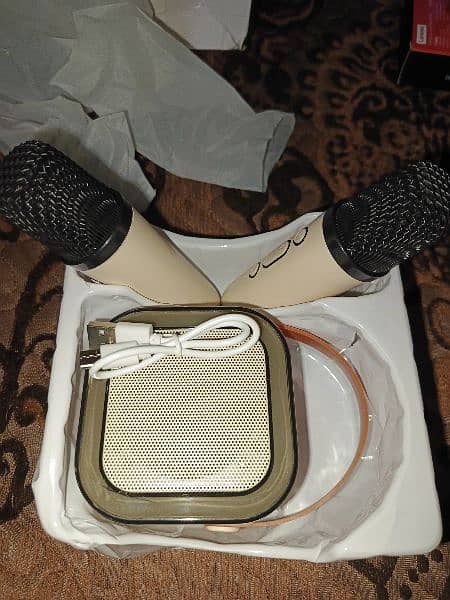K12 karaoki speakers Bluetooth audio with 2 Mic,box packed,new 1