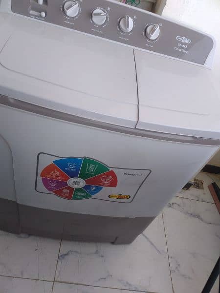 selling my Asia washing machine with dryer 0