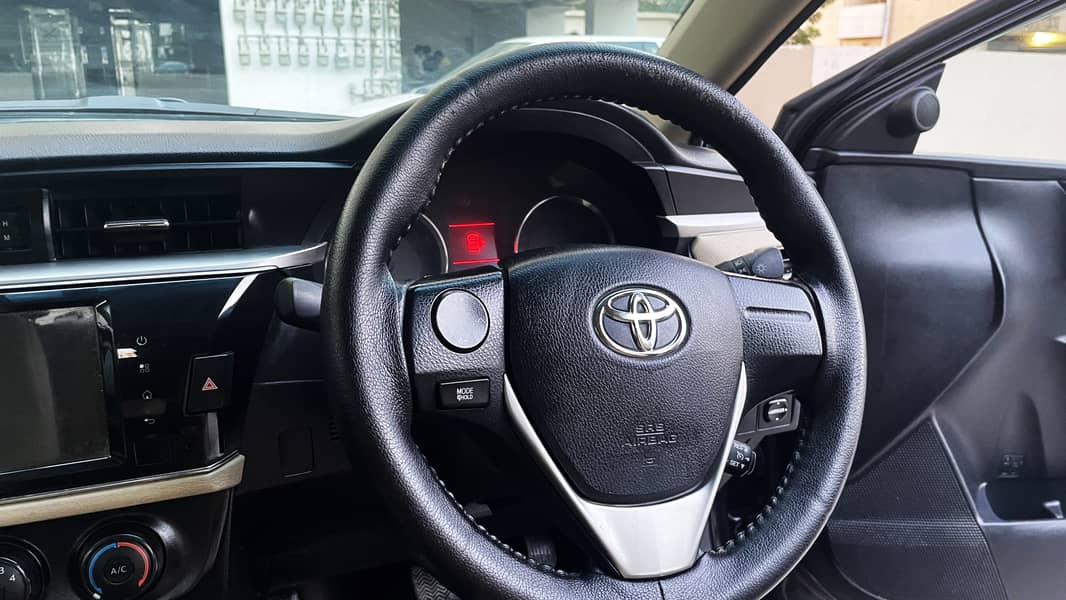 Toyota Corolla Altis CVT i Grande 1.8 11