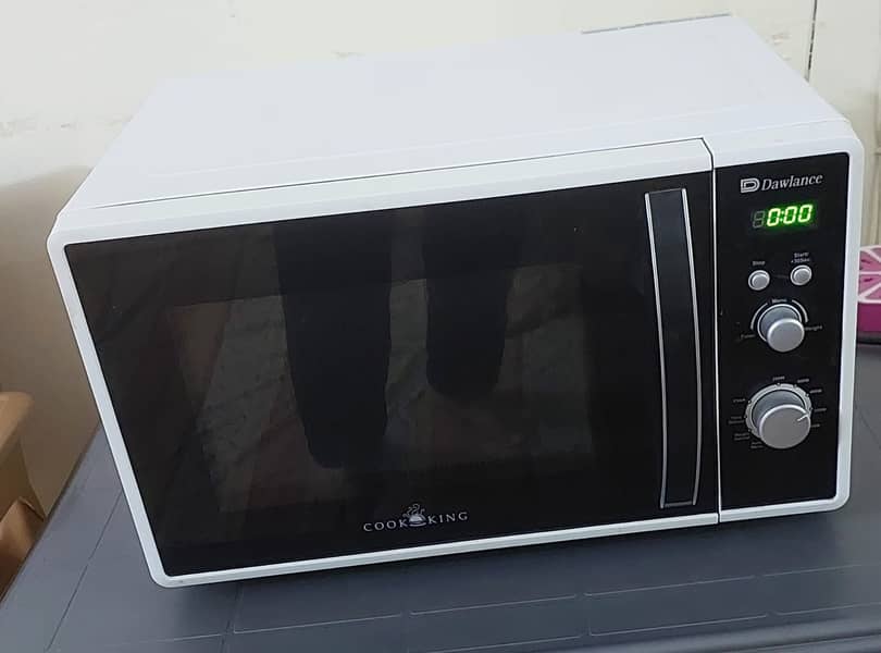 Microwave Oven, 23 Liters for Sale 2