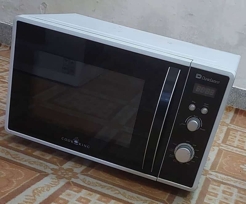 Microwave Oven, 23 Liters for Sale 3