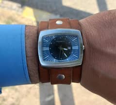 Original FOSSIL with Genuine Leather in a very Unique design
