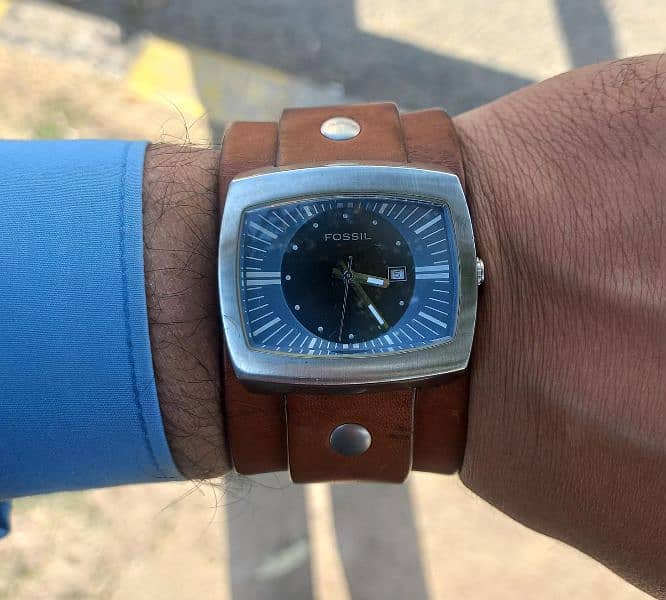 Original FOSSIL with Genuine Leather in a very Unique design 0