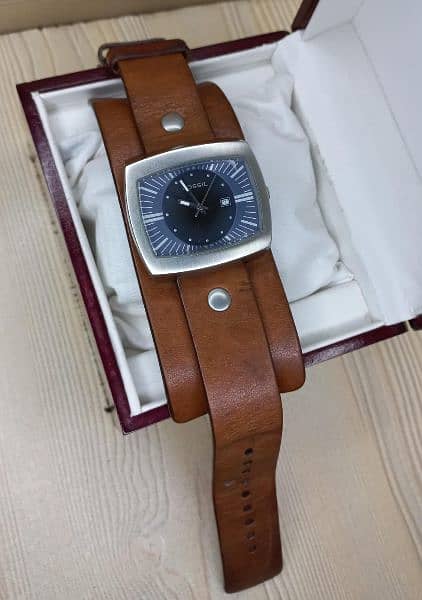 Original FOSSIL with Genuine Leather in a very Unique design 4