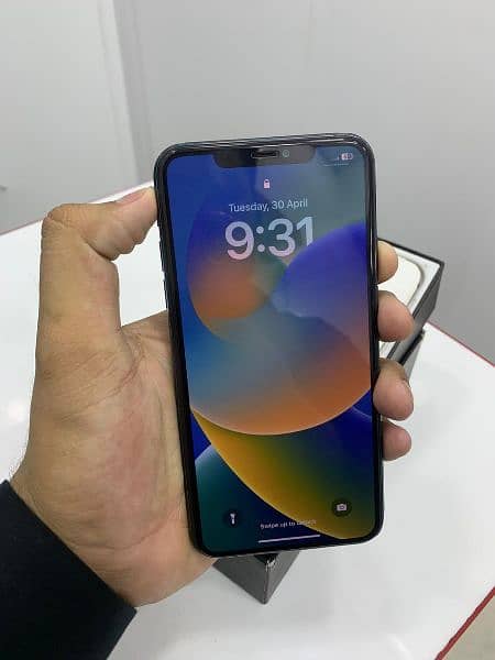iphone 11 pro max 256Gb pta approved 4