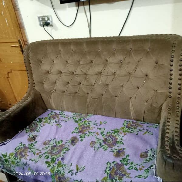 wooden sofa 2 seater.   contact number 03332766218 1