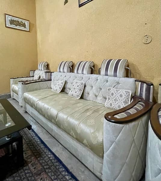 2 sets of 5 seater sofa in good condition 4