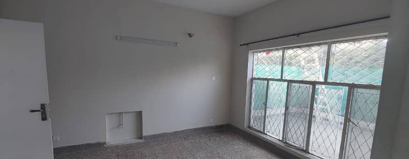 3 bedrooms full house available for rent in G10 8