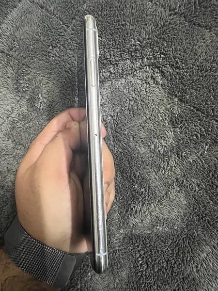 IPhone XS Max Brand New Condition 5