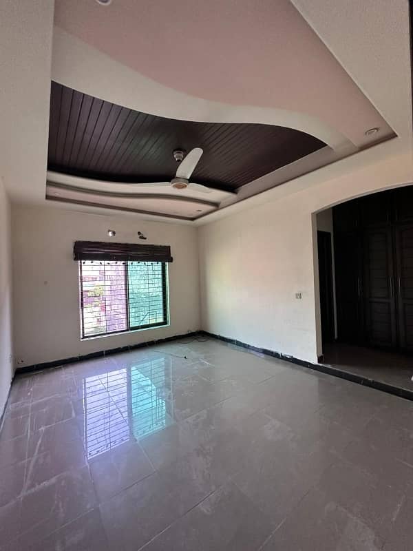 10 Marla House For Rent Wapda Town Phase 1 6