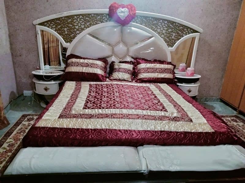 Double Bed Deco And Singaar Dressing Table 3