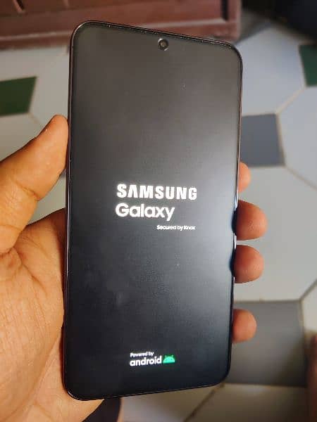 Samsung Galaxy S23 plus 0