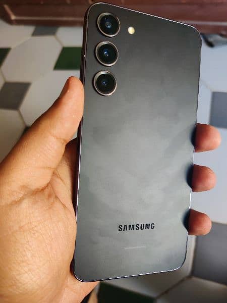 Samsung Galaxy S23 plus 2