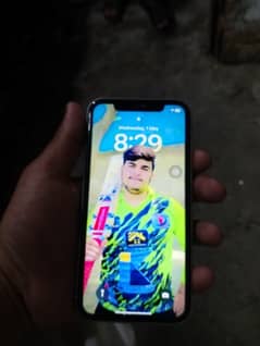 iPhone 11  condition 10/10 battery 85% 64 gb