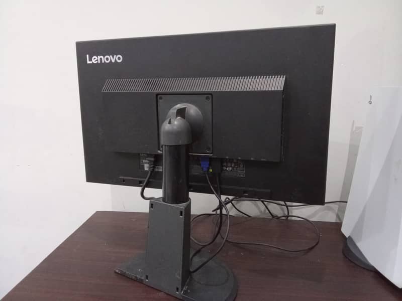 Lenovo Thinkvision Moniter 24 inch 1440p 60hz ( Model: P24q ) 1