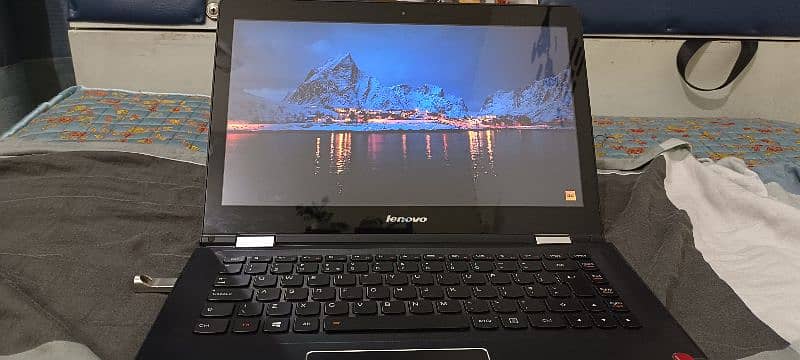 Lenovo yoga best laptop Touch screen. 1
