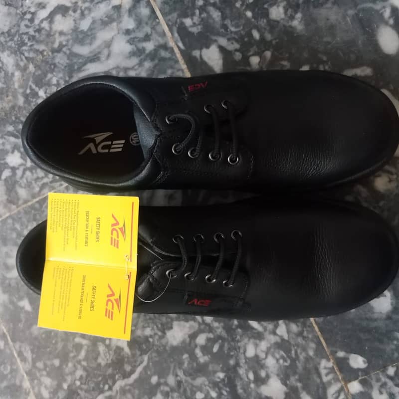 Brand New Safety Shoes are  up for sale at very cheap price. 2