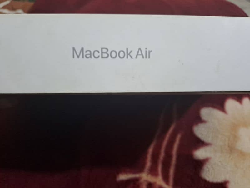Apple  macbook 1