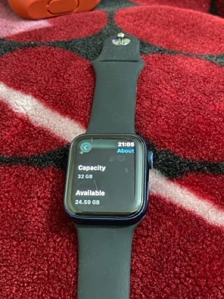 Apple Watch Series 6 40mm with 32 Gb 2