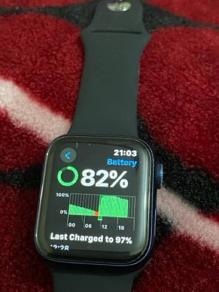 Apple Watch Series 6 40mm with 32 Gb 6