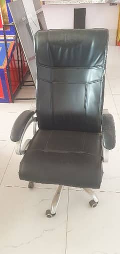 2× revolving office chair