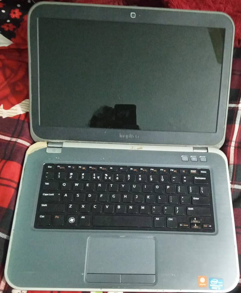 Dell Laptop Core i3/ 3rd Generation. 1