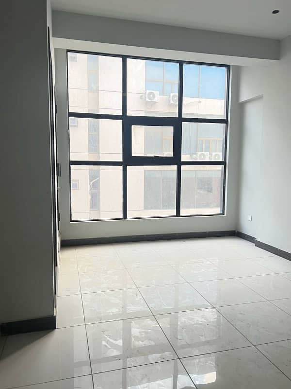 IDEAL LOCATION COMMERCIAL OFFICE AVAILABLE FOR RENT 6