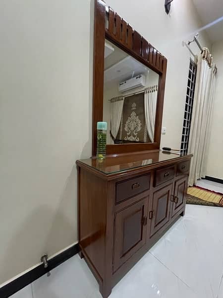 mirror wooden dressing table 3