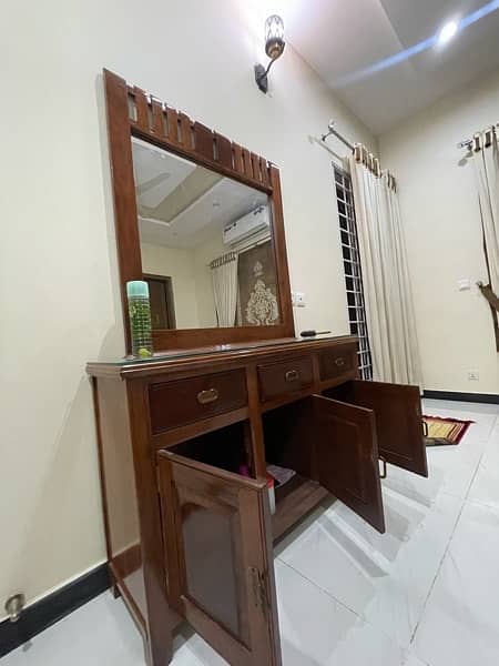 mirror wooden dressing table 7