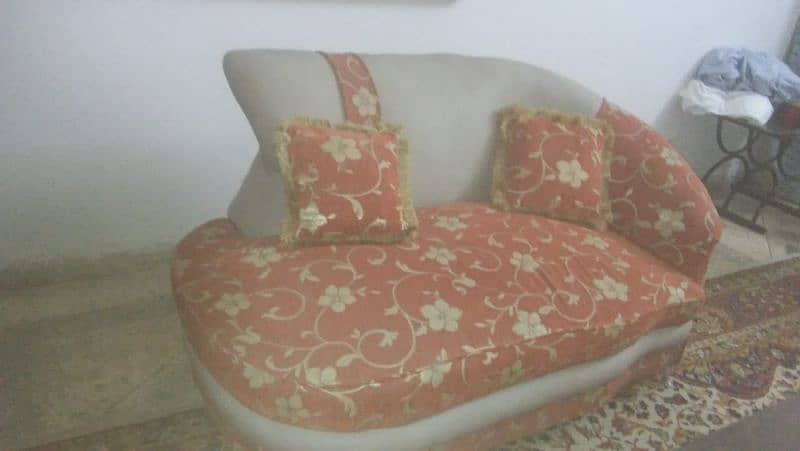 urgent sofa set for sell 1