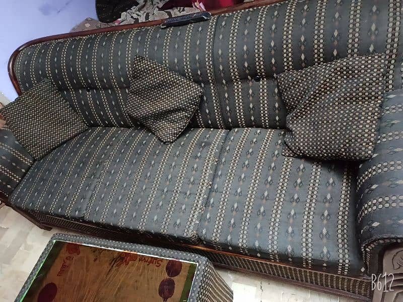 7 Seater Sofa Urgent Sale with Table 0