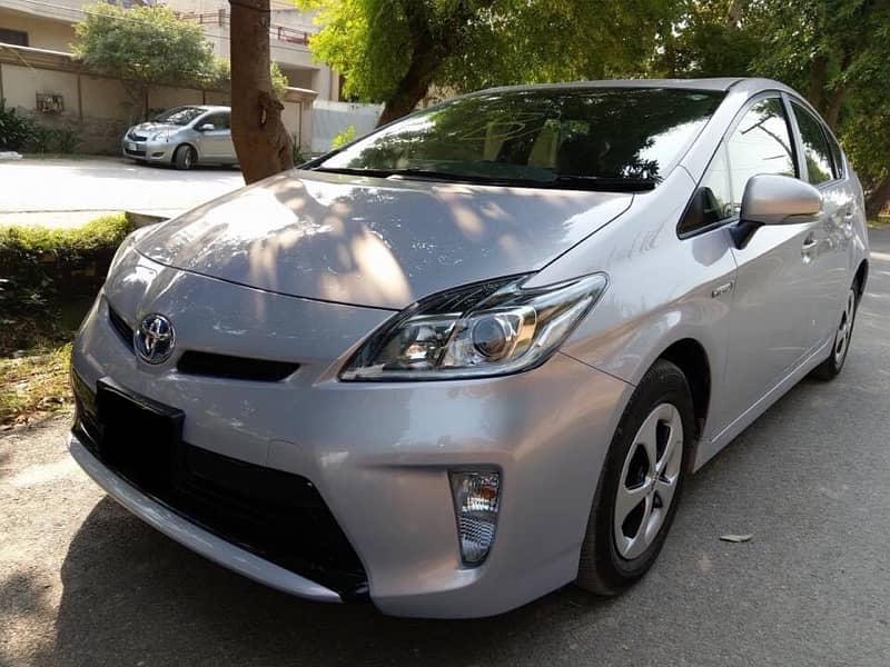 Toyota Prius 2014 3